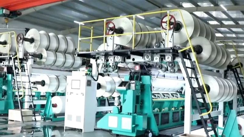 GE2885 Peluş Kumaş Çözgü Örgü Makinası